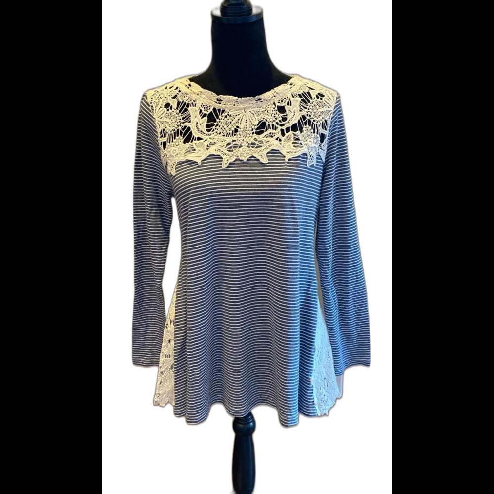 Oddy Blouse Lace Neckline & Sides Size Large Blue & White  Stripes + Stretch Top